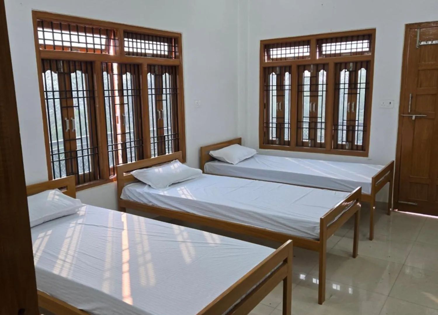 Aarna Guesthouse Varanasi Guest house